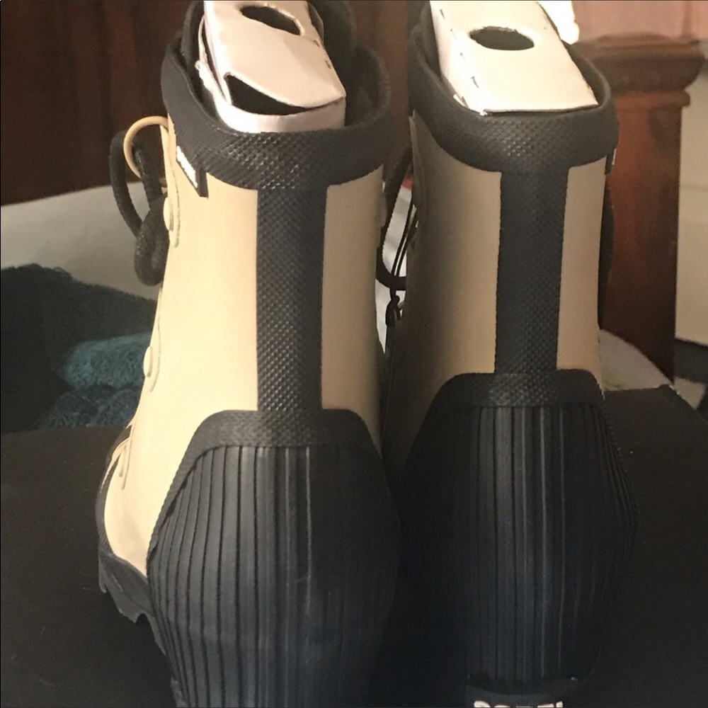 Sorel winter boots 10.5 - Picture 4 of 5